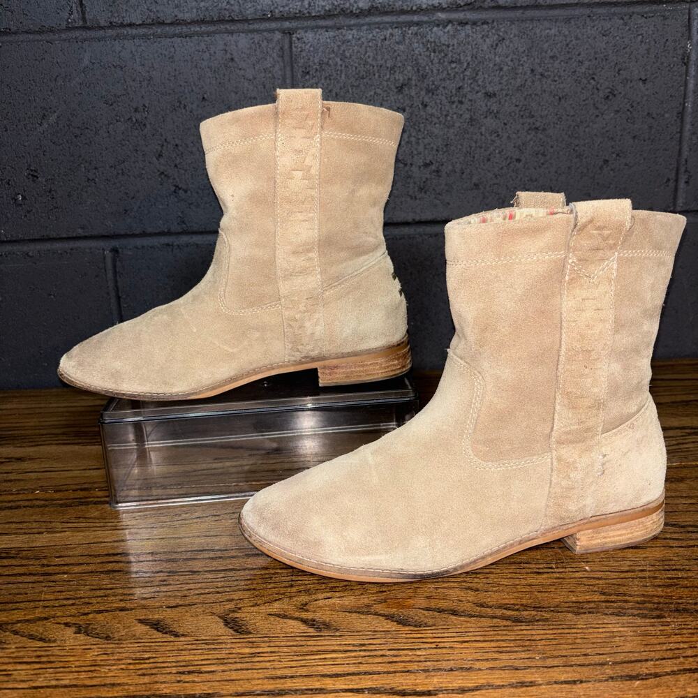 TOMS Tan Suede Western Ankle Boots Pull-On Women’s 8.5